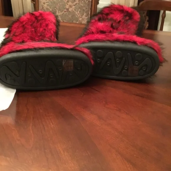 AZALEA WANG FARAMUN RED MULTI FLAT FUR KNEE HIGH BOOT - 9 - Picture 2 of 3